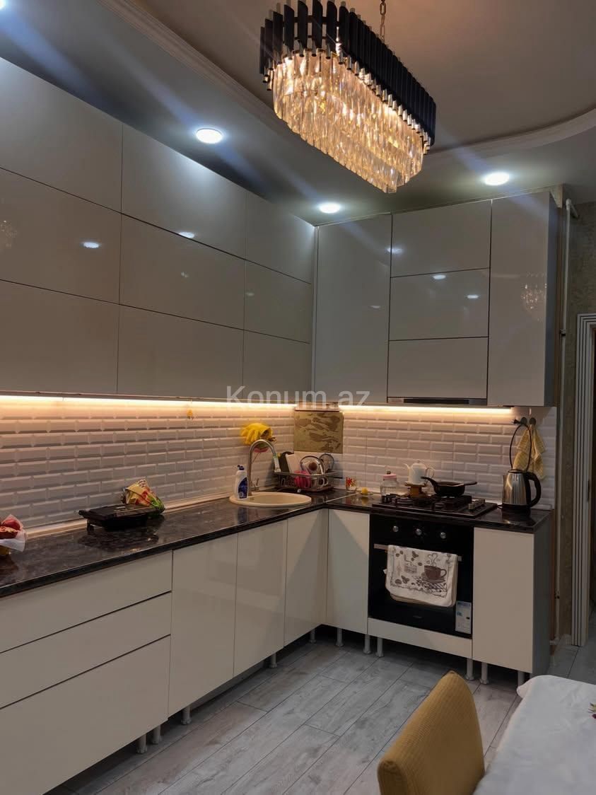 3 rooms, 73 m², 7/9 floor - Baku, Absheron - For sale — photo 2
