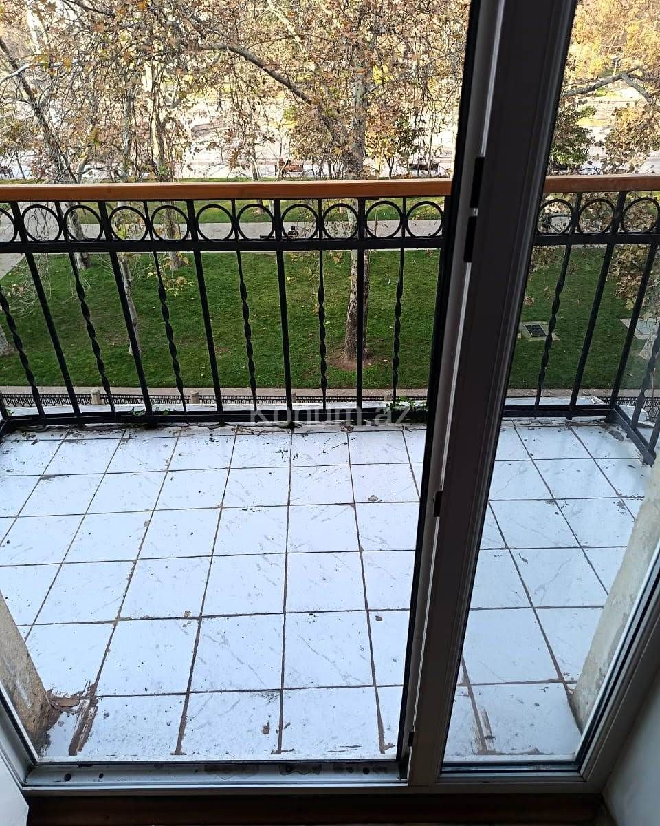 3 rooms, 90 m², 3/4 floor - Baku, Nasimi - For rent — photo 5