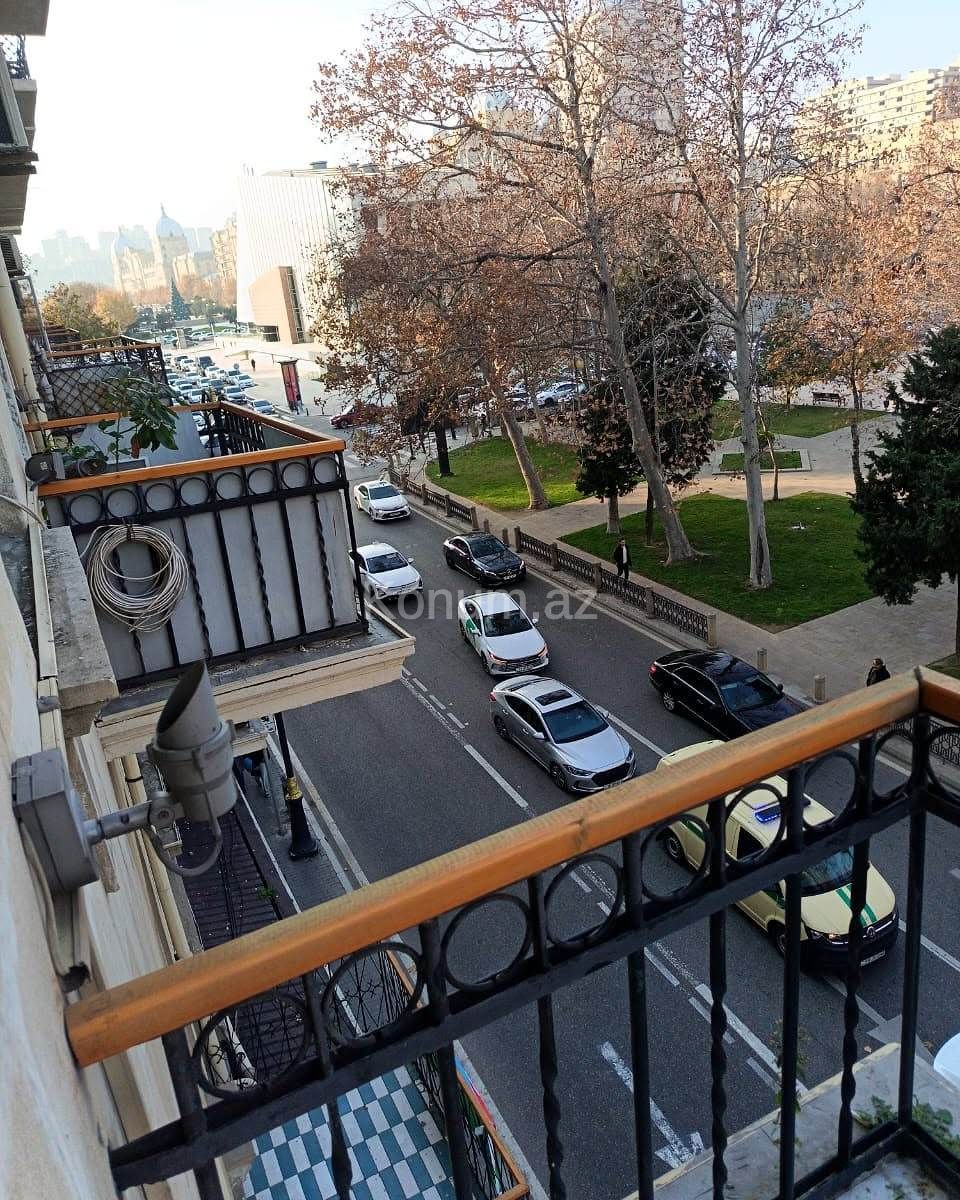 3 rooms, 90 m², 3/4 floor - Baku, Nasimi - For rent — photo 6